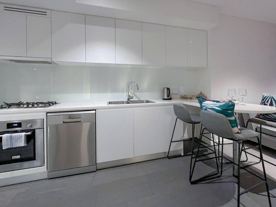 Amazing 2 Bedroom In Cbd! Brisbane Buitenkant foto