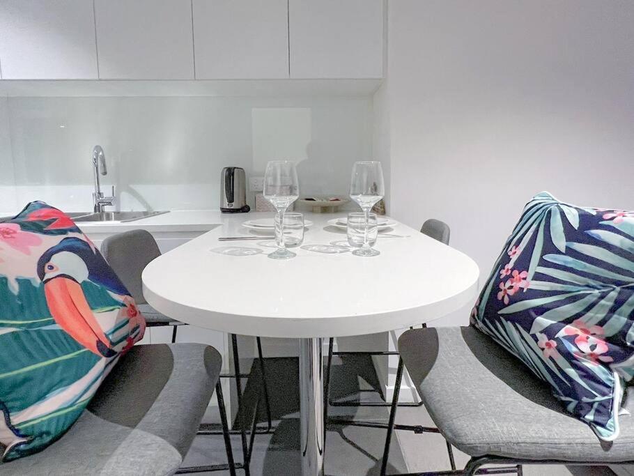 Amazing 2 Bedroom In Cbd! Brisbane Buitenkant foto
