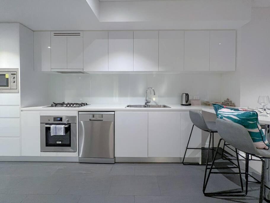 Amazing 2 Bedroom In Cbd! Brisbane Buitenkant foto